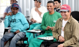 Em Joinville, trabalhadores aproveitam expediente para estudar