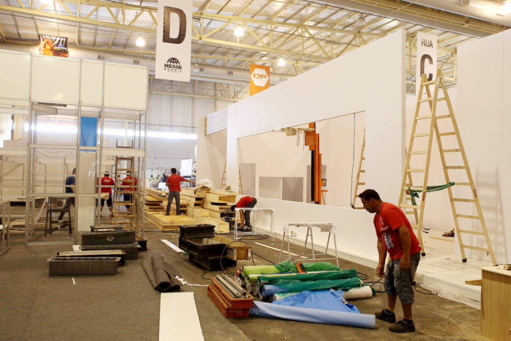 Montagem das feiras Interplast e EuroMold BRASIL a todo vapor