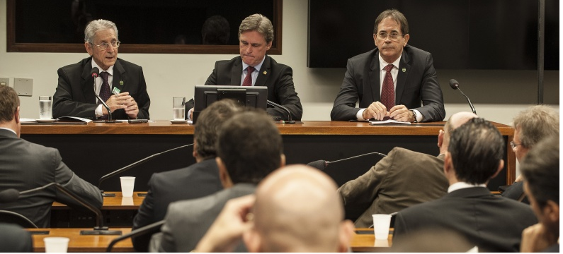 EM AÇÃO NO CONGRESSO, FIESC defende terceirização