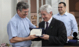 Presidente da FIESC recebe Prêmio Iniciativa Solidária DOM AFONSO NIEHUES