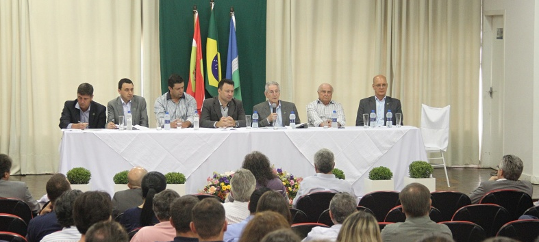 FIESC DEBATE PARCERIAS com município de Rio Negrinho