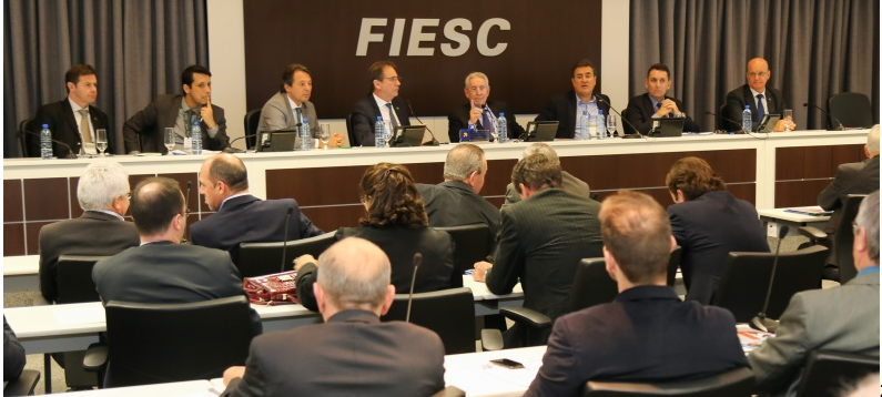 ENCONTRO REÚNE PRESIDENTES de Sindicatos filiados à FIESC