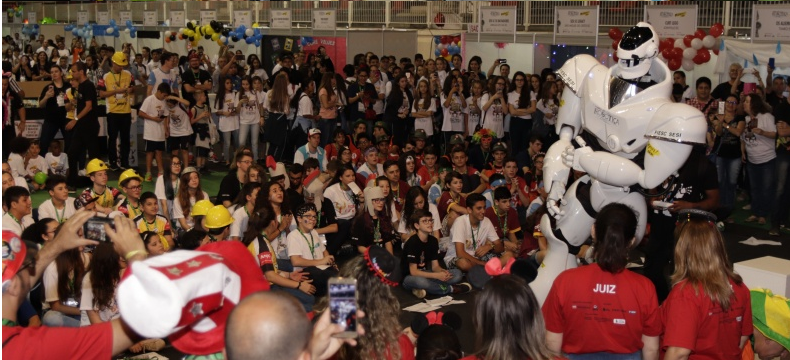 CRIATIVIDADE E MUITA MÃO NA MASSA marcam torneio de robótica da FLL