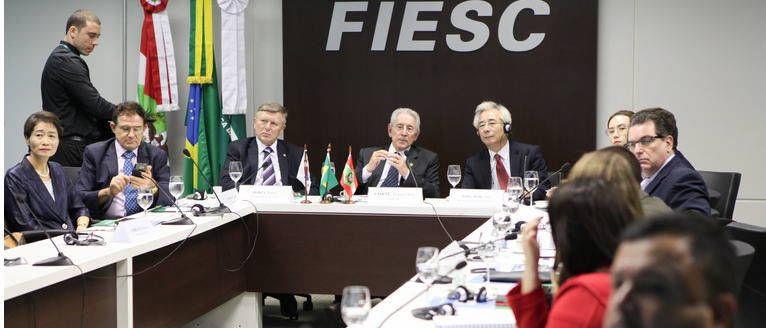 FIESC debate investimentos com delegações do Reino Unido e Coreia do Sul