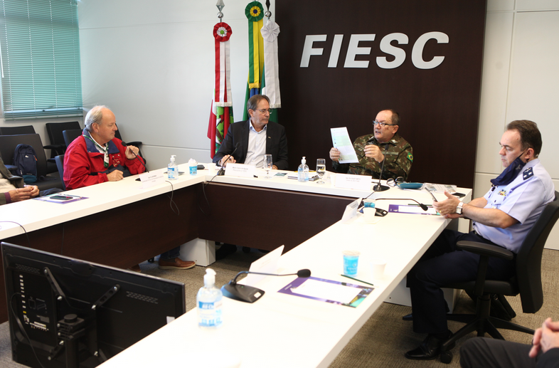 Em reunião com o setor de defesa, FIESC defende reindustrialização