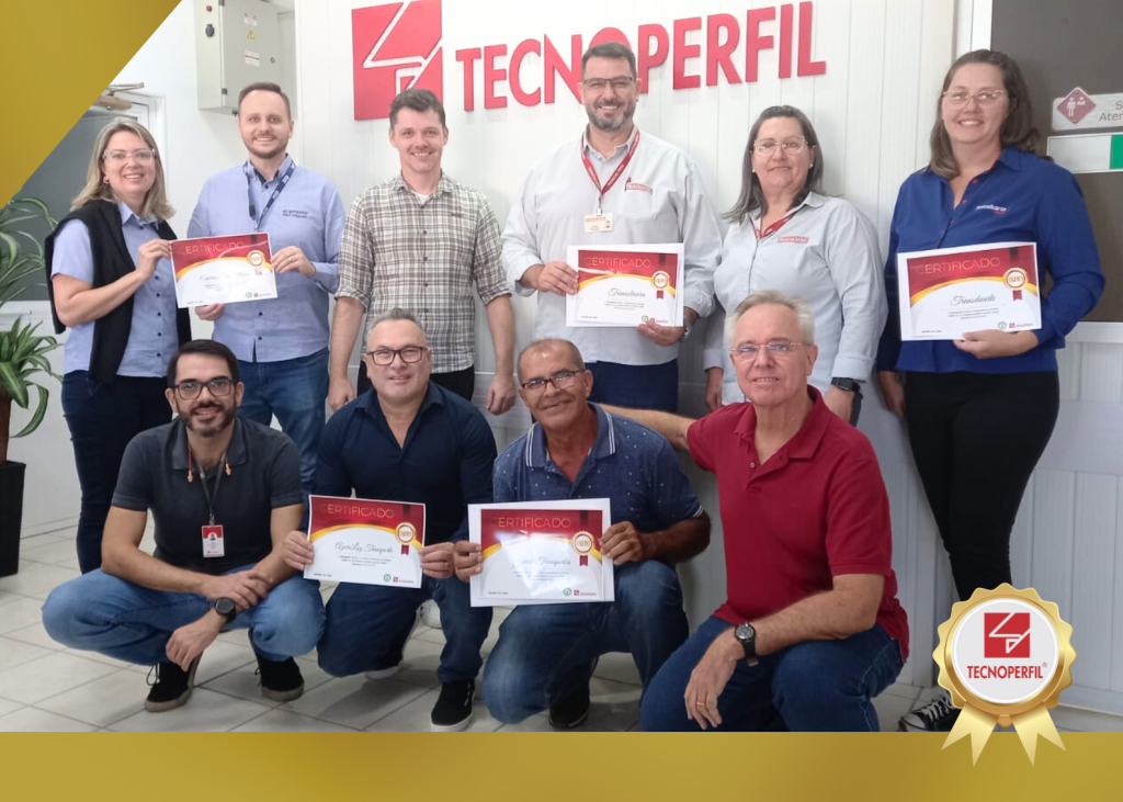 TECNOPERFIL entrega Certificado de Excelência a Transportadoras