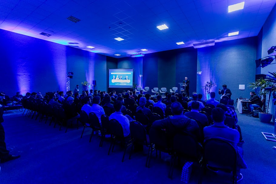 Congresso Técnico da INTERMACH aborda Tendências da Inteligência Artificial e Tecnologias de Automação Industrial para a Indústria