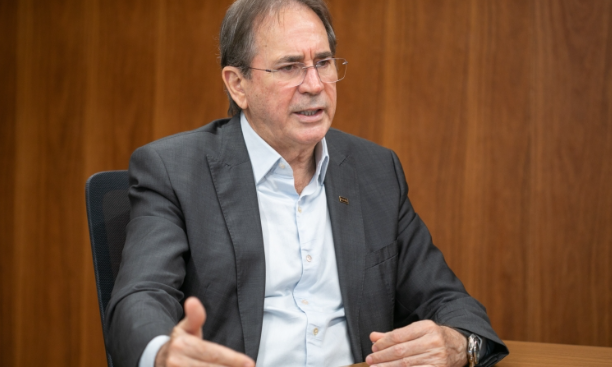 OPORTUNIDADES E RISCOS para SC em meio à guerra tarifária