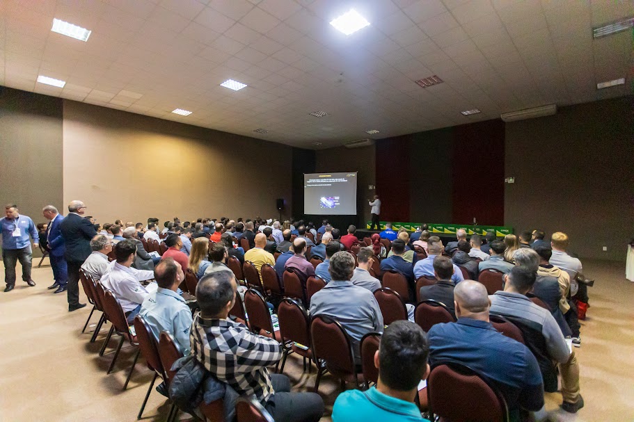 Com inscrições gratuitas, Workshops de Expositores da INTERMACH abordam IA, ESG e Indústria 4.0