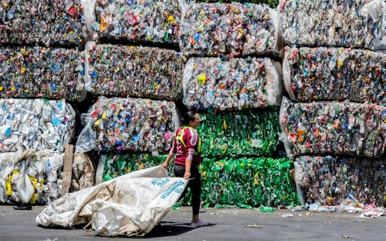 Apenas 6,9% dos materiais usados no mundo têm origem na reciclagem