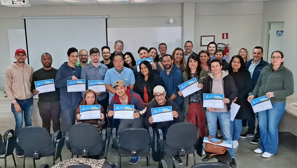 SINDPLAS – CURSO PROCESSAMENTO DE PLÁSTICO POR INJEÇÃO