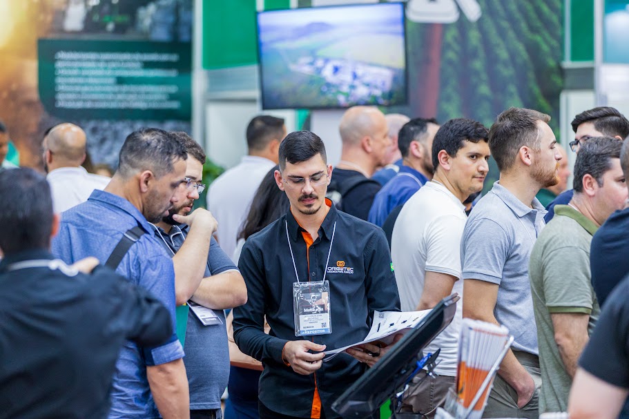 Iniciada a montagem da METALURGIA 2025 que será realizada na próxima semana em Joinville