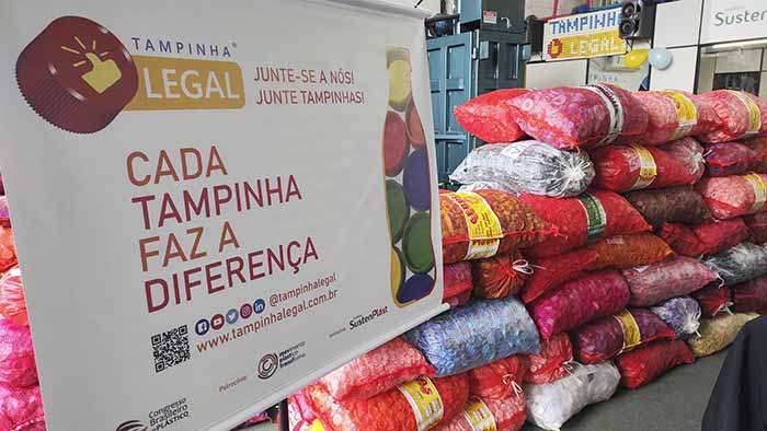 TAMPINHA LEGAL completa 9 anos e transforma 1.800 toneladas de plástico em R$ 4,7 milhões para entidades assistenciais