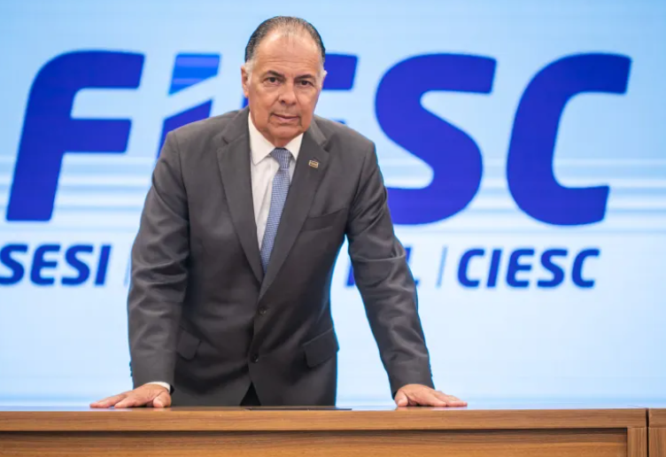 FIM DA TAXA DAS BLUSINHAS causará perda de empregos e prejuízo à economia