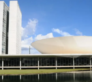 COMISSÃO DA CÂMARA aprova proposta que cria classificação obrigatória para plásticos