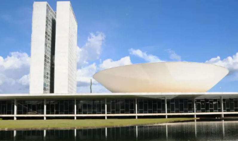 COMISSÃO DA CÂMARA aprova proposta que cria classificação obrigatória para plásticos