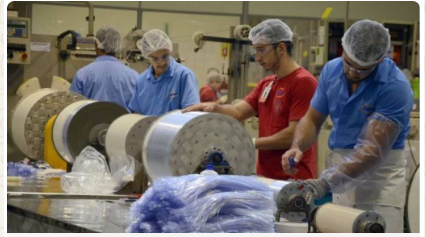 “CULPADO NÃO É O PRODUTO”: setor de R$ 6 bilhões em SC é ameaçado por leis que querem banir plásticos no Brasil