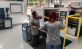 Alta empregabilidade impulsiona procura pelo Curso Técnico em Plástico do SENAI Joinville